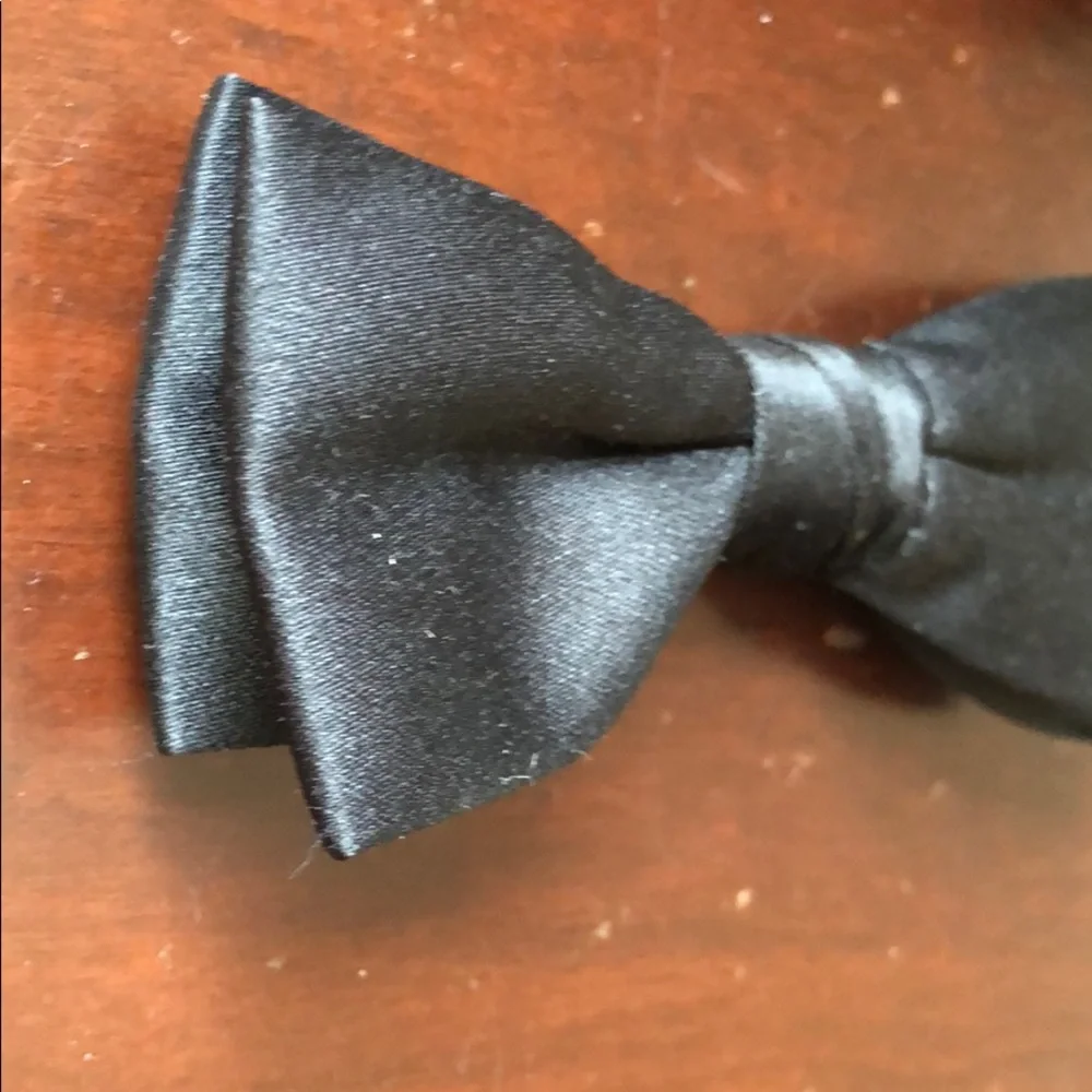 NWOT Little Boys Boutique Black Satin Double Bow Bow-tie - Toddler